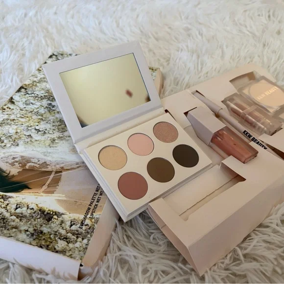 RARE KKWBEAUTY MRS. WEST COLLECTION DISCONTINUED… NEW IN BOX! - Picture 4 of 6